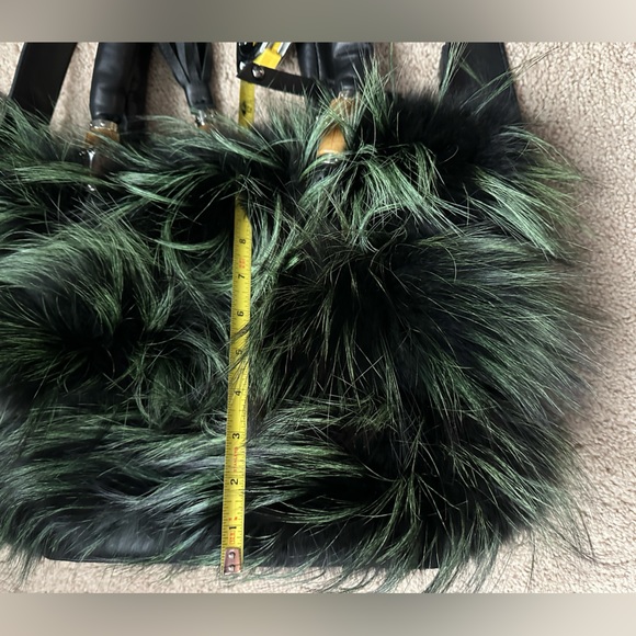 NWT Barya Fox fur shoulder bag in green and black - Picture 8 of 10